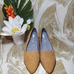 Pointed tan snake printed Dr. Scholl's flats